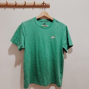 Men’s Nike tee in Kelly Green